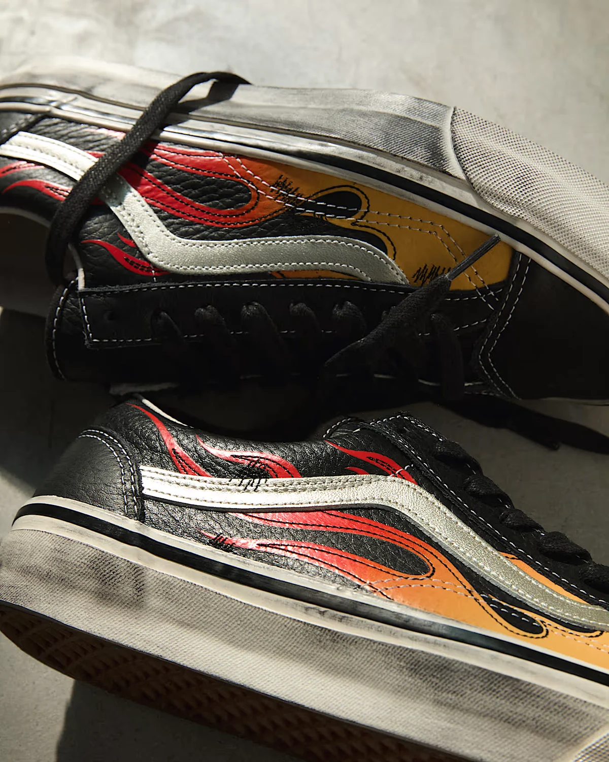Premium-Old-Skool-36-Flames-Shoes-VANS-Black-ALT2